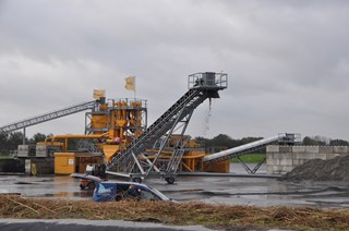 Entwässerung mit Zentrifuge/Kammerfilterpresse